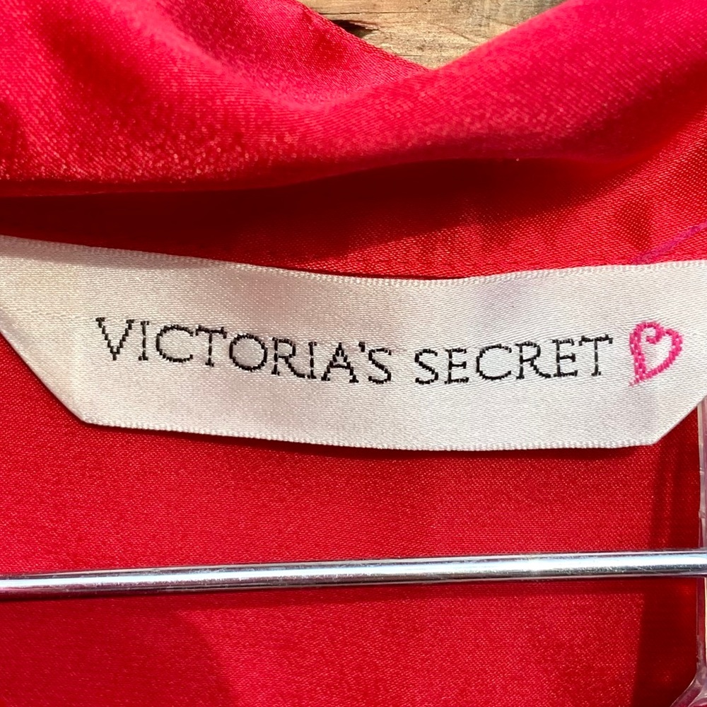 🌻Victoria's Secret Red Satin Pajama Set sz Small - Picture 7 of 14
